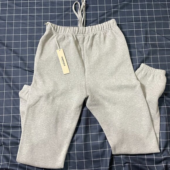 Fear of God Essentials Sweatpants (SS22) - Dark Oatmeal Classic Comfort Edition - Picture 2 of 6